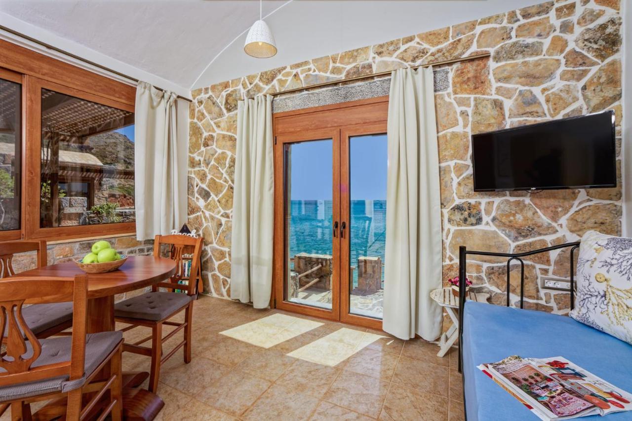 Plaka Beach Cottages Eksteriør billede